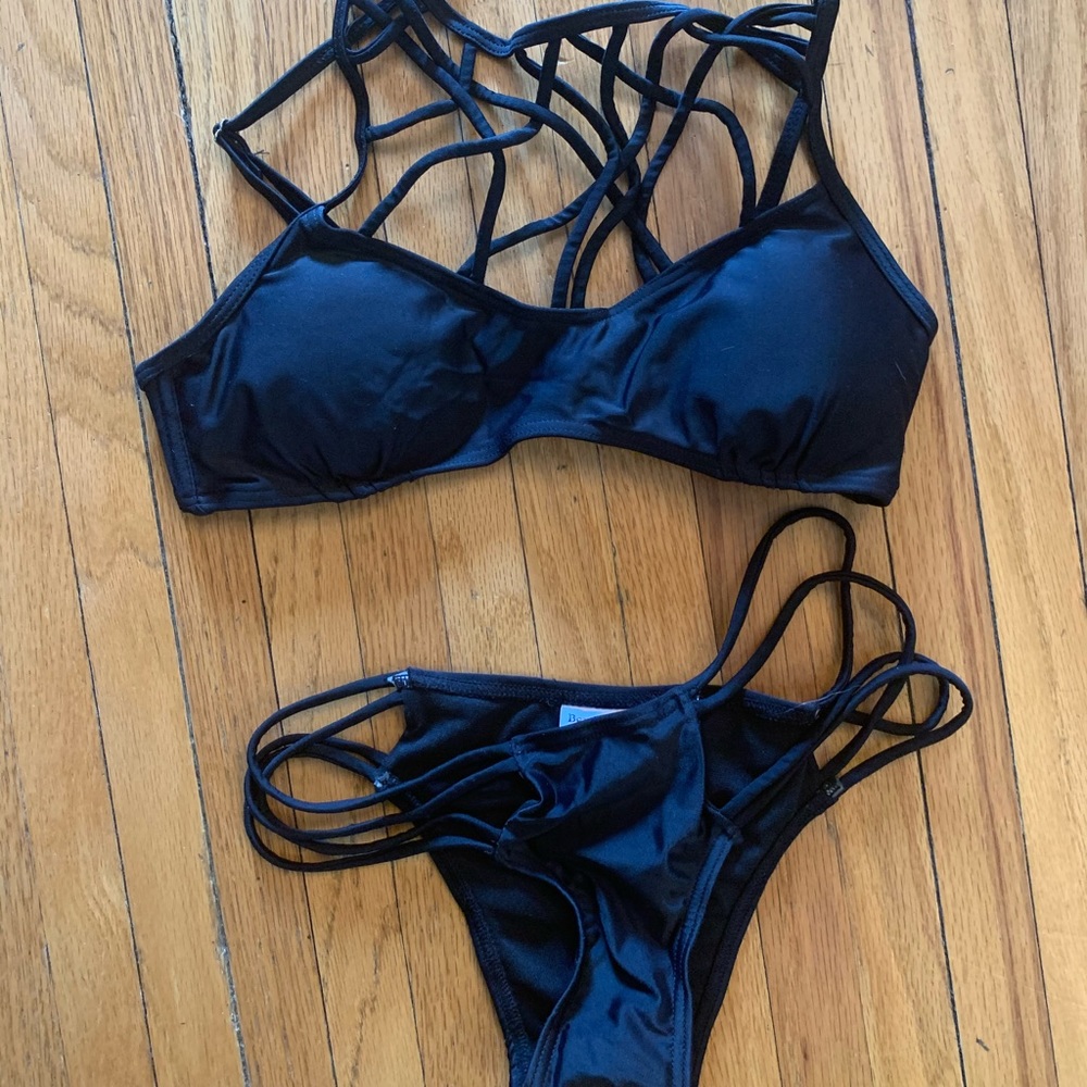 Black strappy bikini set